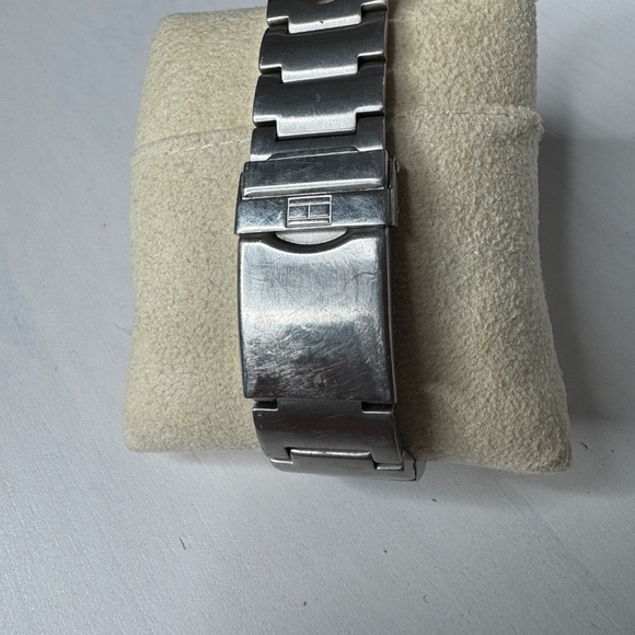 Y2K era Hilfiger - Tommy Hilfiger Red Dial Multifunction Sport Fashion Watch - Picture 4 of 9